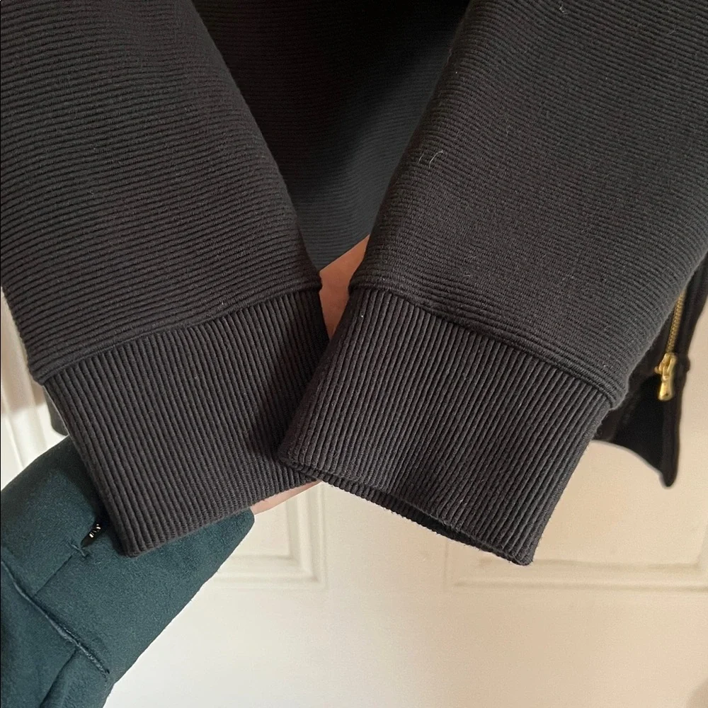 Varley Black Sweatshirt with Gold Zippers - Picture 5 of 14